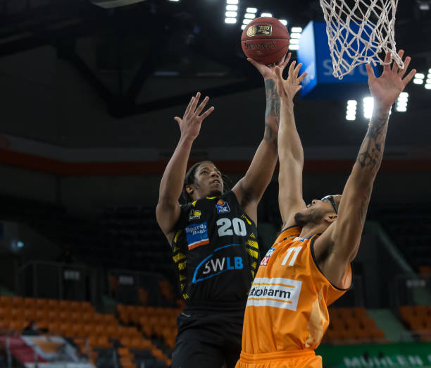 们最该坚持 们最该坚持